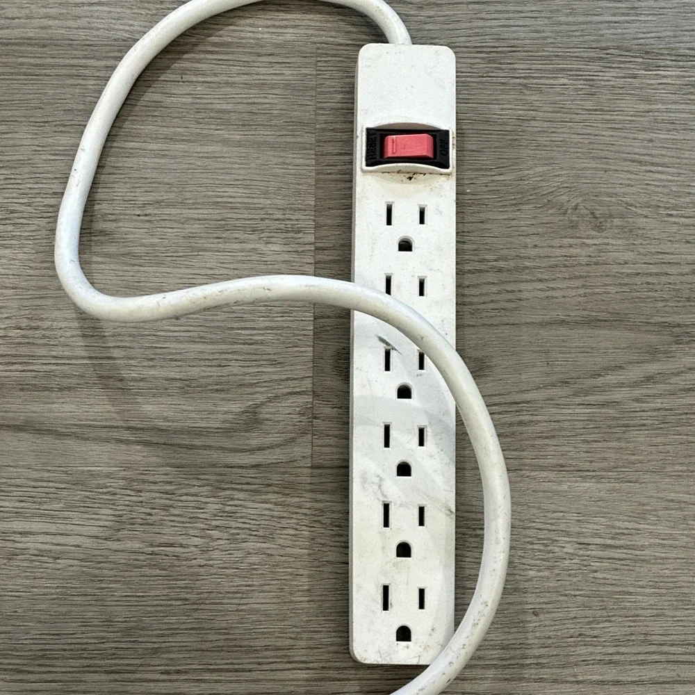 Kingtec 6 Outlet 3ft Cord - Surge Protector Power Tap Strip Circuit Breaker UL